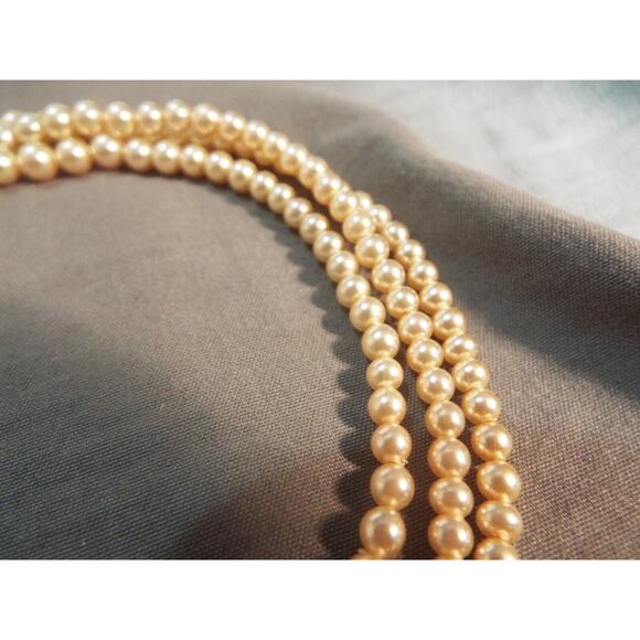 Vintage La Tausca Faux Pearl Necklace Sterling Clasp Original Box - Picture 6 of 9
